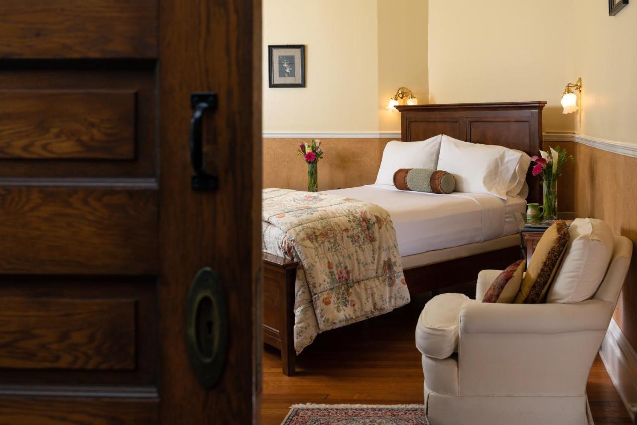 アシュビル アルバマール アッシュビル Bed & Breakfast エクステリア 写真